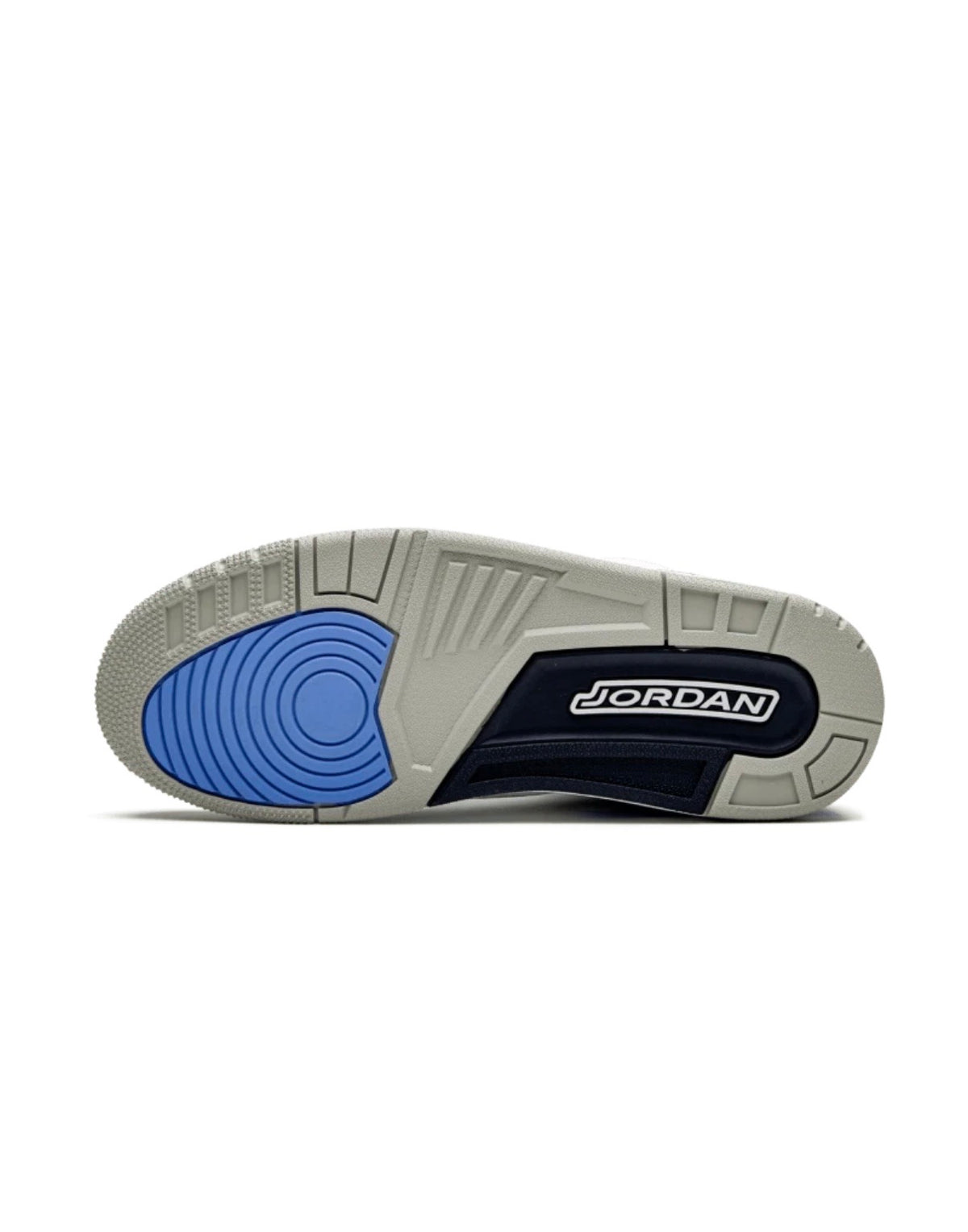 Air Jordan 3 Retro UNC